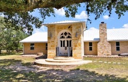 280 Hebron Church Rd, Yoakum, TX 77995