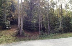 66 Deerfoot Valley, London, KY 40741