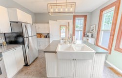 517 Wisconsin Avenue, Gladstone, MI 49837