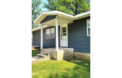 1313 E Benton Avenue, Ava, MO 65608