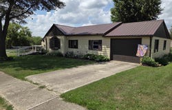305 1st Ave, Bayard, IA 50029
