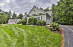 14 Hancock Drive, Bedford, NH 03110
