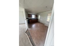1025 BOWEN ST, Pleasanton, TX 78064