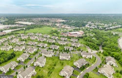 2004 PLEASANT VALLEY Drive, LANSDALE, PA 19446