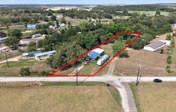 224 Old Coach Ln, Elgin, TX 78621