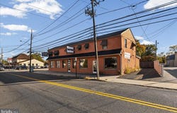 94 E BROWNING Road, BELLMAWR, NJ 08031