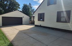 2010 3rd Avenue NE, Austin, MN 55912