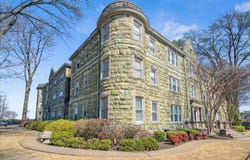 1118 POPLAR Ave, Memphis, TN 38105