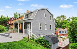 921 Saint Anne St, Castle Shannon, PA 15234