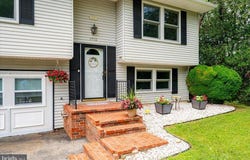 1710 FALLSWAY Drive, CROFTON, MD 21114