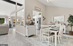 70 ARROWHEAD RDG, HEDGESVILLE, WV 25427