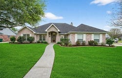 145 LAKEWOOD Drive, Laplace, LA 70068