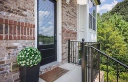 1016 Township Square, Alpharetta, GA 30022