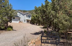 425 E Mule Deer Rd, Central, UT 84722