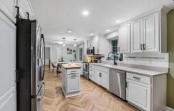 2 Chapman Way, Exeter, NH 03833
