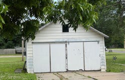 1205 N Buckeye St, Iola, KS 66749