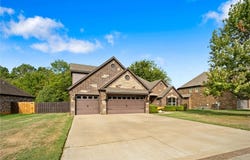 1010 Hunters Pointe, Centerton, AR 72713