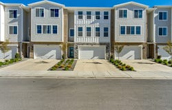 701 E GARDEN GROVE Dr, Eagle Mountain, UT 84005