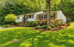 8 Ledgemont Drive, Lincoln, RI 02865