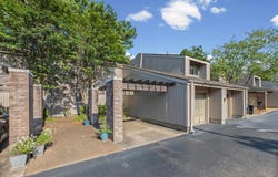 736 FOREST LAKE Dr, Memphis, TN 38117