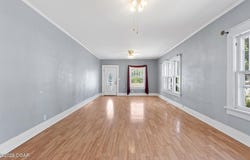 3 SW E St, Miami, OK 74354