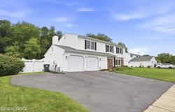 63 Hedgewood Road, Howell, NJ 07731