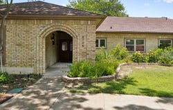8706 Golden View, Windcrest, TX 78239