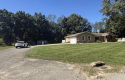 6817 Springbrook Lane, Kalamazoo, MI 49004