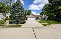 109 Fairington Drive, Troy, IL 62294