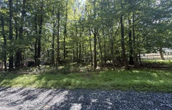 Valley Rd 744, Effort, PA 18330
