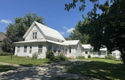 205 N Hamilton Street, Keota, IA 52248