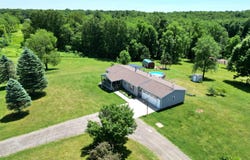 13229 Harder Road, Three Rivers, MI 49093