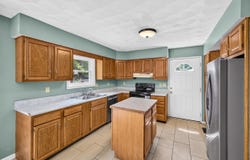 18 BEVERLEY ST, VERONA, VA 24482