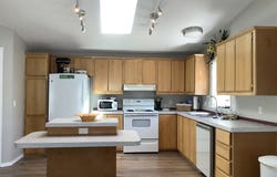 1111 SE 3RD Ave, Canby, OR 97013