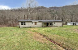 15872 KY-38, Evarts, KY 40828