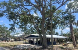 122 E 5th Ave, Horseshoe Beach, FL 32648