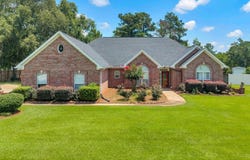 206 N Hampton Place, Perry, GA 31069