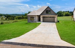 5109 Gregory Rd, Greenback, TN 37742