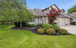700 Hampton Circle, Aurora, OH 44202