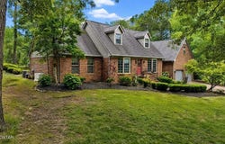 2307 Hamlin Drive, Paris, TN 38242