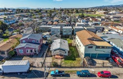 1061 71st Ave, Oakland, CA 94621