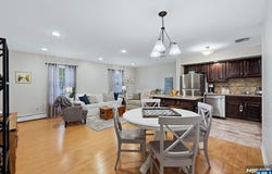 5 S Maple Avenue, Park Ridge, NJ 07656