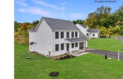 11 Robin Way, Chester, NH 03036