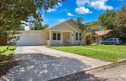 415 Elm St, Seguin, TX 78155