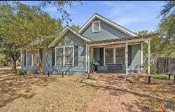 505 E Houston Street, Luling, TX 78648