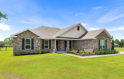 909 Brushed Dunes Circle, Freeport, FL 32439