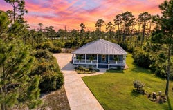207 Stingray Ln, Port St. Joe, FL 32456