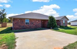 151 Hall LN, Pocola, OK 74902