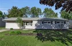 23 Alys Drive E, Depew, NY 14043