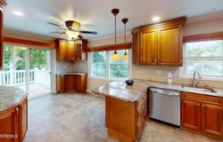1 Thompson Drive, Leonardo, NJ 07737